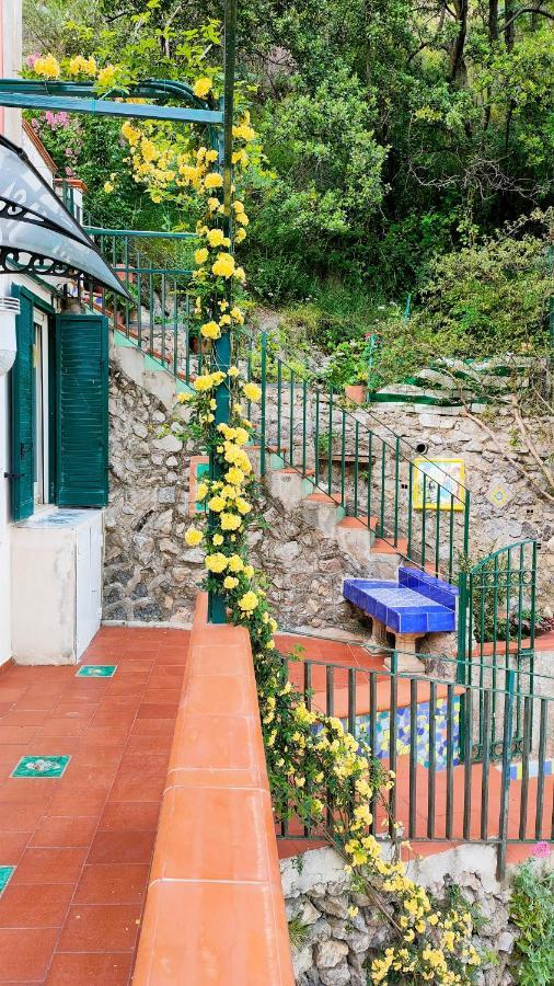 Casa Vacanze Bouganvillea Cetara Exterior photo