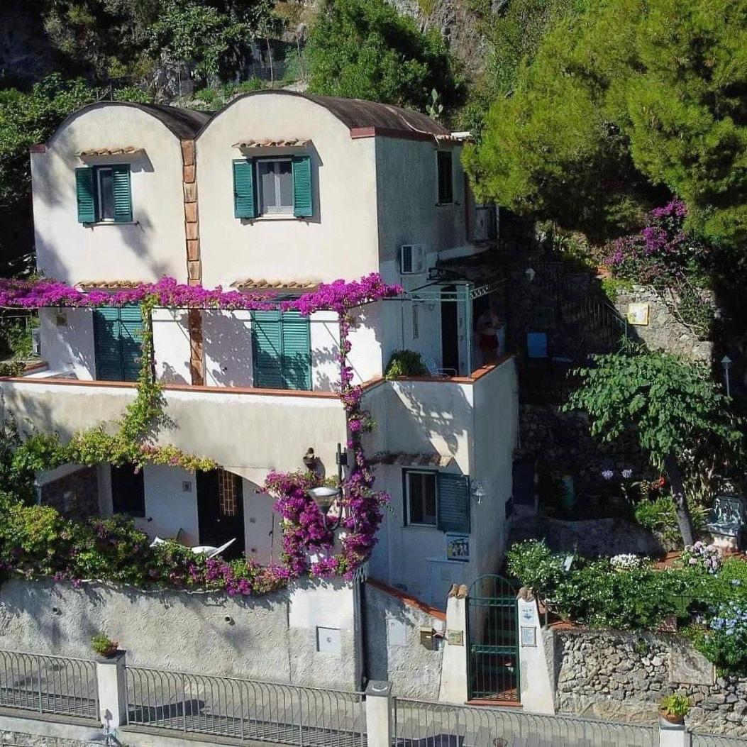 Casa Vacanze Bouganvillea Cetara Exterior photo